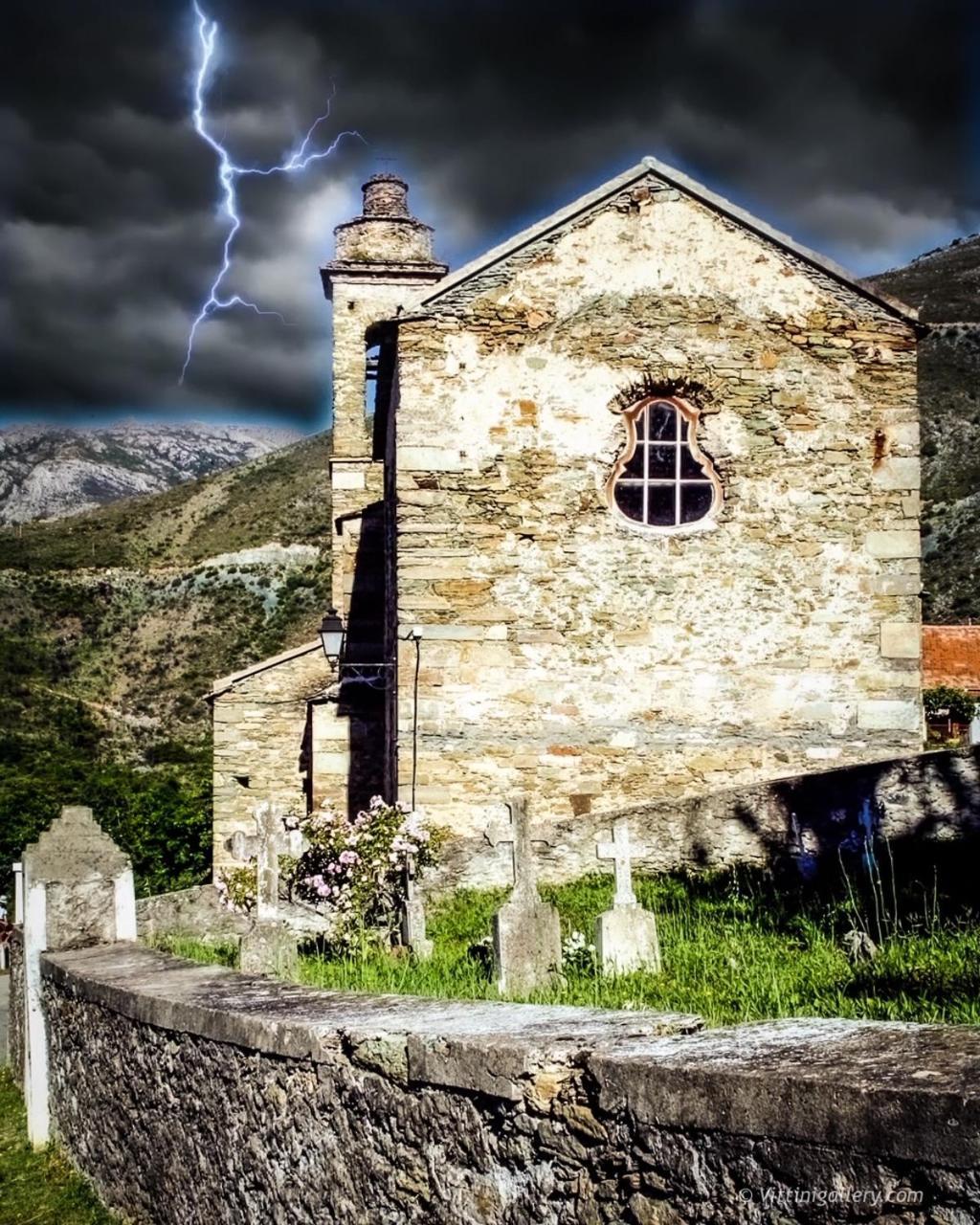 Nuits Magiques Au Village Entre Mer Et Montagnes Bigorno Buitenkant foto